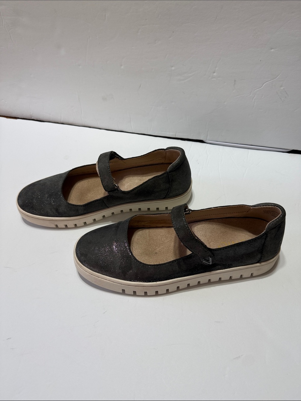 Vionic Uptown Mary Jane Flats Polluted Silver Suede Comfort Shoes 7.5 - Picture 3 of 9